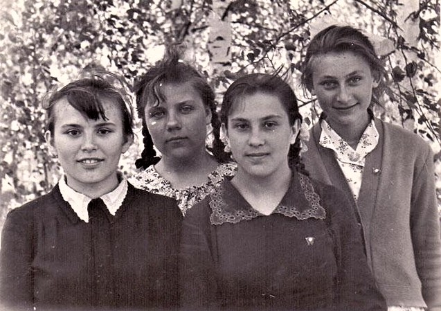 4 дівчат 0009